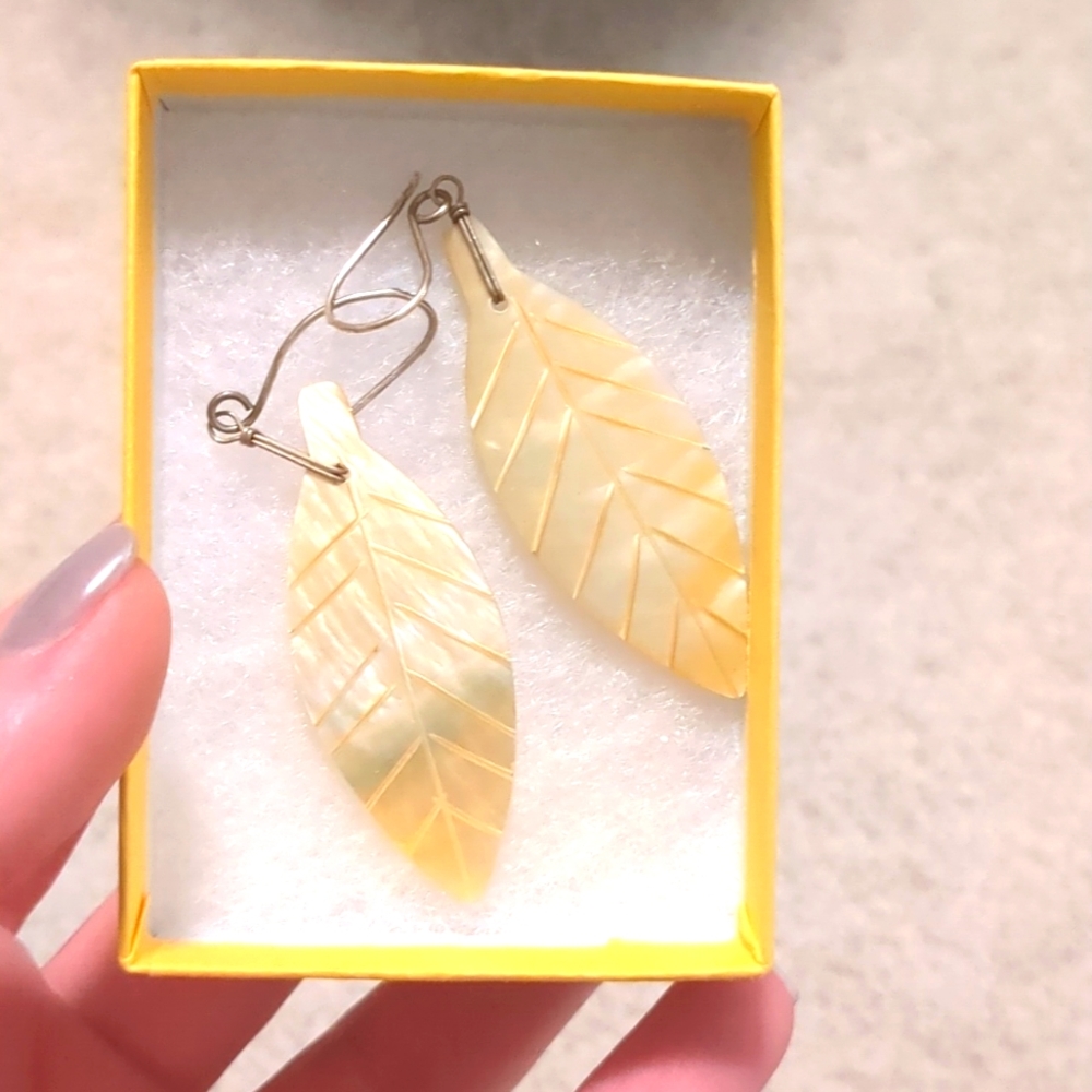 Shell leaf earrings